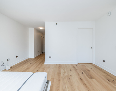 33 W Ontario Street - Photo Thumbnail 19