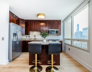 33 W Ontario Street - Photo Thumbnail 22