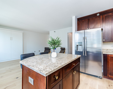 33 W Ontario Street - Photo Thumbnail 12