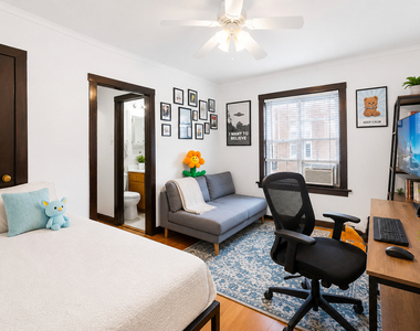 658 W Oakdale Avenue - Photo Thumbnail 1