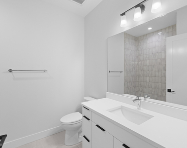 904 W Dakin Street - Photo Thumbnail 4