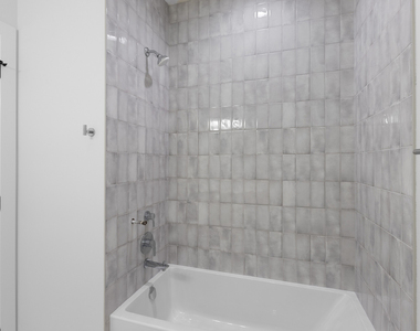 904 W Dakin Street - Photo Thumbnail 5