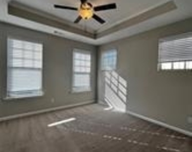 2568 Morehead Street - Photo Thumbnail 10