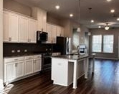 2568 Morehead Street - Photo Thumbnail 6