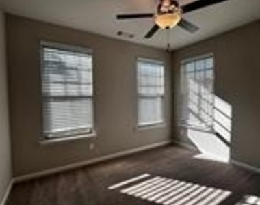 2568 Morehead Street - Photo Thumbnail 4