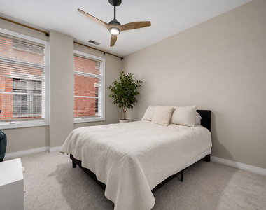 550 W Fulton Street - Photo Thumbnail 14