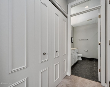 550 W Fulton Street - Photo Thumbnail 13