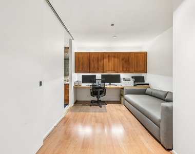 680 N Lake Shore Drive - Photo Thumbnail 10
