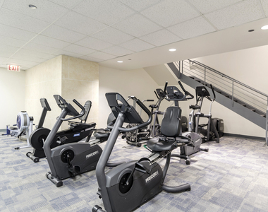 680 N Lake Shore Drive - Photo Thumbnail 13