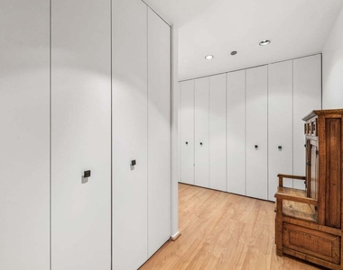 680 N Lake Shore Drive - Photo Thumbnail 7