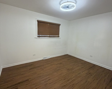 460 Hoxie Avenue - Photo Thumbnail 7
