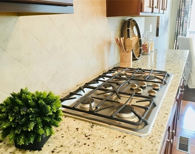 663 Greencrest Lane - Photo Thumbnail 2