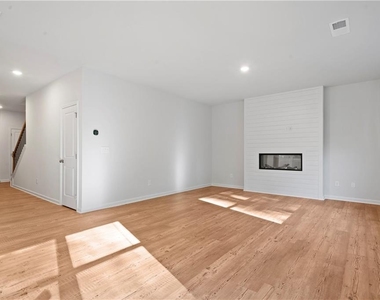 785 Summerwood Lane - Photo Thumbnail 7