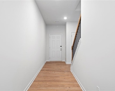 785 Summerwood Lane - Photo Thumbnail 4