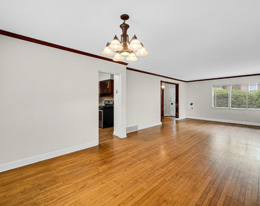 7248 N Ridge Boulevard - Photo Thumbnail 5