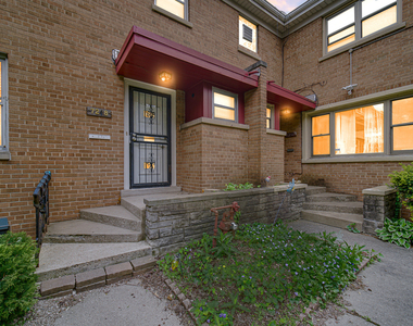 7248 N Ridge Boulevard - Photo Thumbnail 1