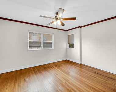 7248 N Ridge Boulevard - Photo Thumbnail 11