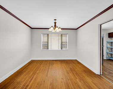7248 N Ridge Boulevard - Photo Thumbnail 6
