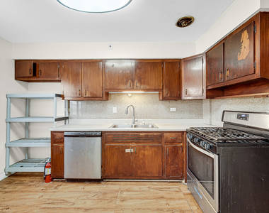 7248 N Ridge Boulevard - Photo Thumbnail 8