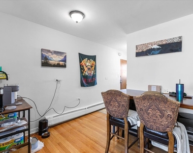 6717 N Hermitage Avenue - Photo Thumbnail 6