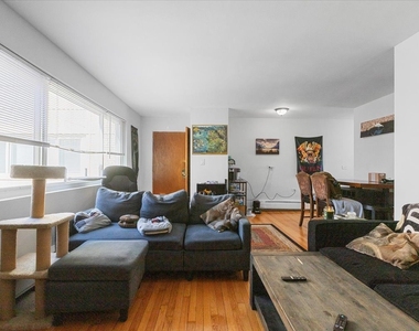 6717 N Hermitage Avenue - Photo Thumbnail 5