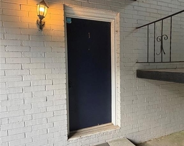 777 Jordan Lane - Photo Thumbnail 11