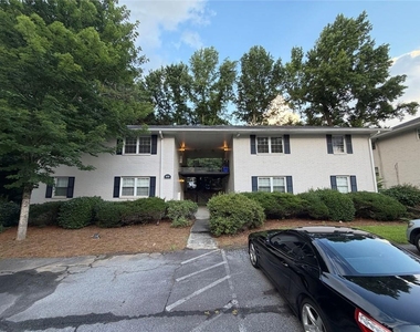 777 Jordan Lane - Photo Thumbnail 9