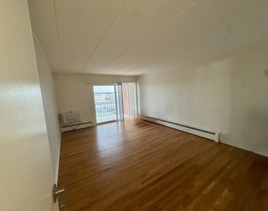 18 E Old Willow Road - Photo Thumbnail 10