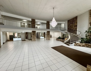18 E Old Willow Road - Photo Thumbnail 3