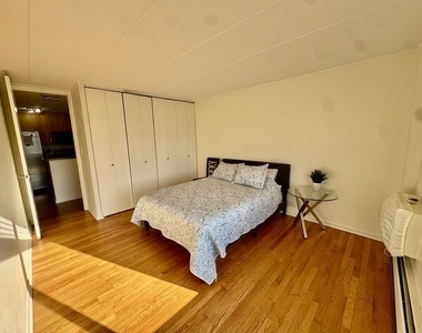 18 E Old Willow Road - Photo Thumbnail 15