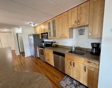 18 E Old Willow Road - Photo Thumbnail 7