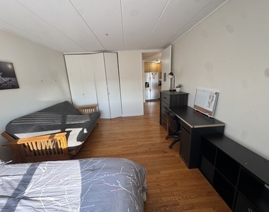 18 E Old Willow Road - Photo Thumbnail 12