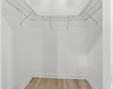 1127 W Farwell Avenue - Photo Thumbnail 11