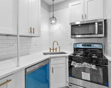 1127 W Farwell Avenue - Photo Thumbnail 6