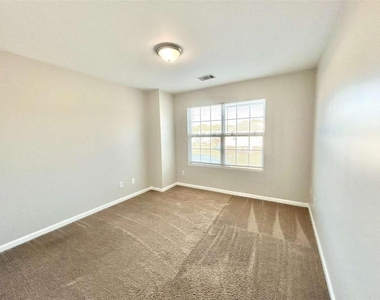 845 Store House Court - Photo Thumbnail 2