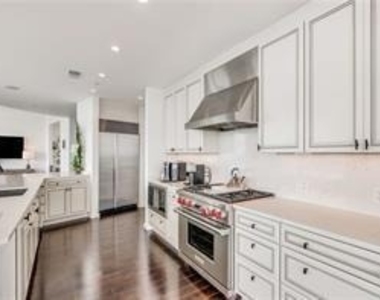3325 Piedmont Road Ne - Photo Thumbnail 12
