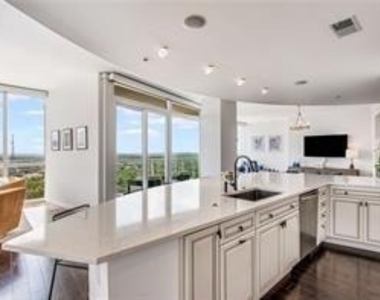 3325 Piedmont Road Ne - Photo Thumbnail 10