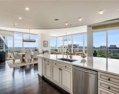 3325 Piedmont Road Ne - Photo Thumbnail 9