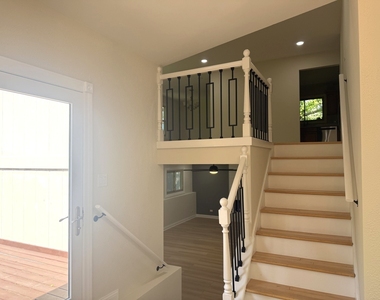 425 Carriage Hill Road - Photo Thumbnail 4