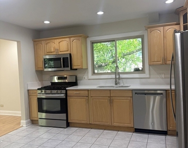 425 Carriage Hill Road - Photo Thumbnail 17