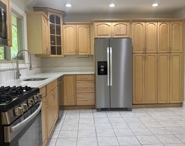 425 Carriage Hill Road - Photo Thumbnail 15