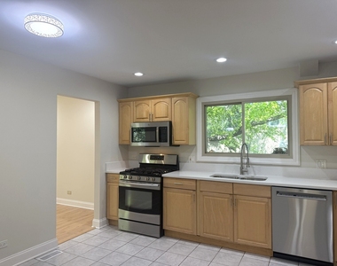 425 Carriage Hill Road - Photo Thumbnail 16