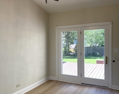 425 Carriage Hill Road - Photo Thumbnail 3
