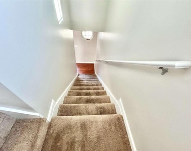 842 Store House Court - Photo Thumbnail 4
