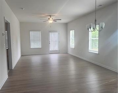 188 Graham Circle - Photo Thumbnail 5