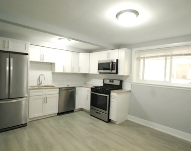 533 Green Oaks Court - Photo Thumbnail 2