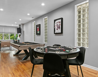 2249 W Monroe Street - Photo Thumbnail 5