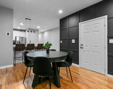 2249 W Monroe Street - Photo Thumbnail 6