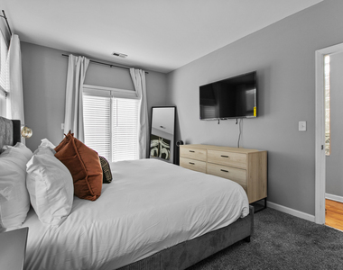 2249 W Monroe Street - Photo Thumbnail 15