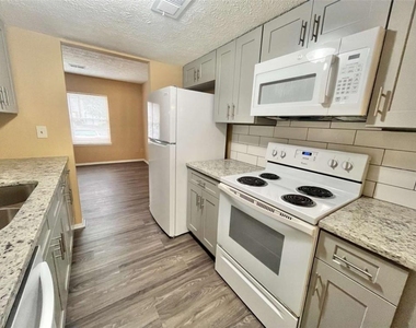 6418 Meadow Rue Drive - Photo Thumbnail 7